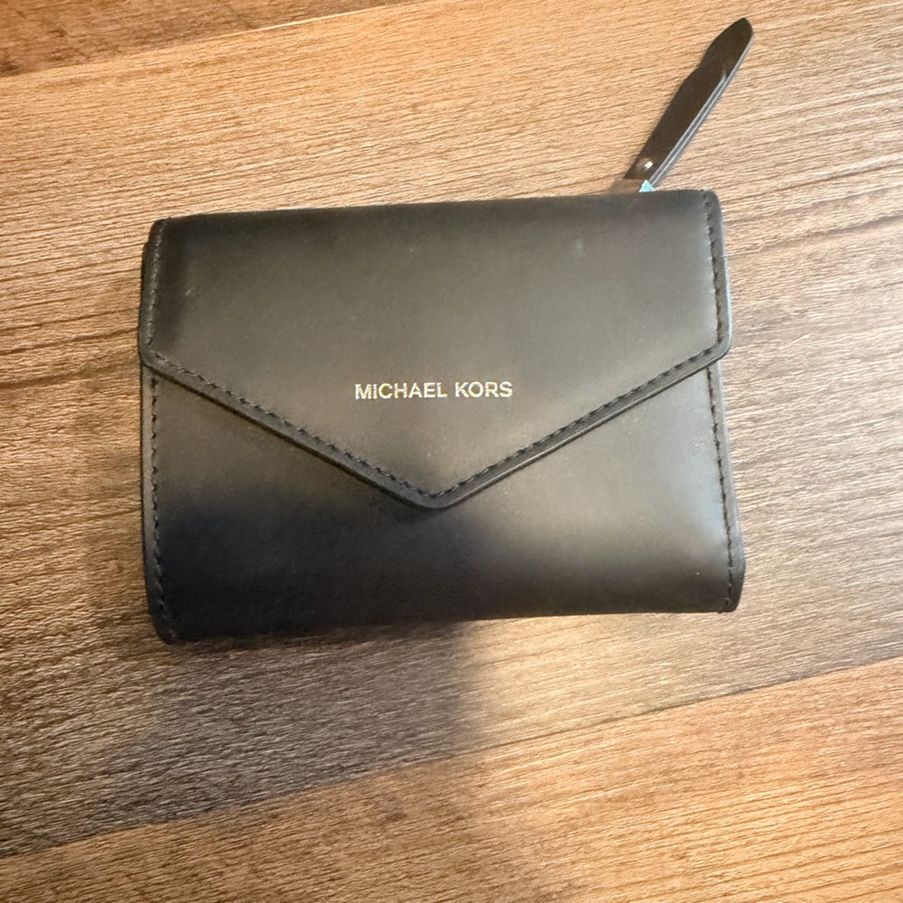 Michael Kors Black Leather Envelope Zip Card Case